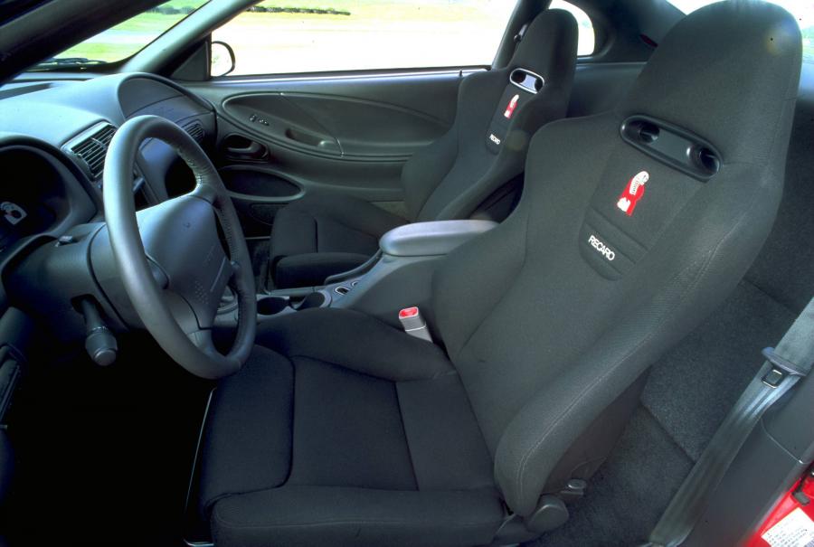  Ford Mustang SVT Cobra R 2000 года  (фото 11 из 128)